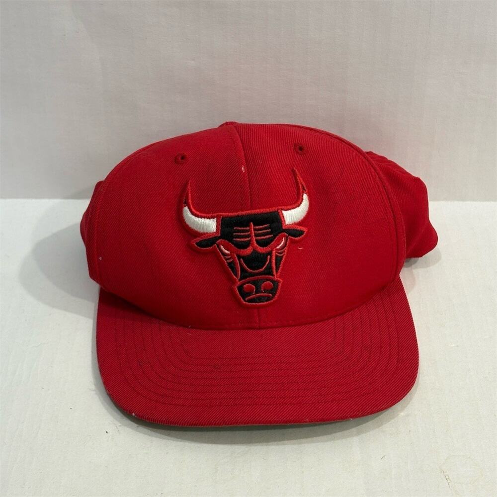 Mitchell & Ness Chicago Bulls Hat Red Snapback One Size NBA Basketball